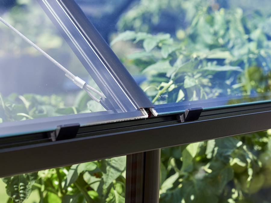 Klasický skleník Halls Qube