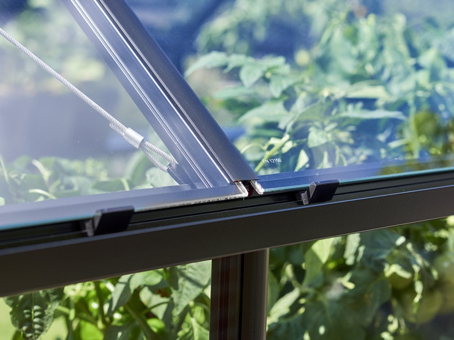 Skleník Halls Qube+