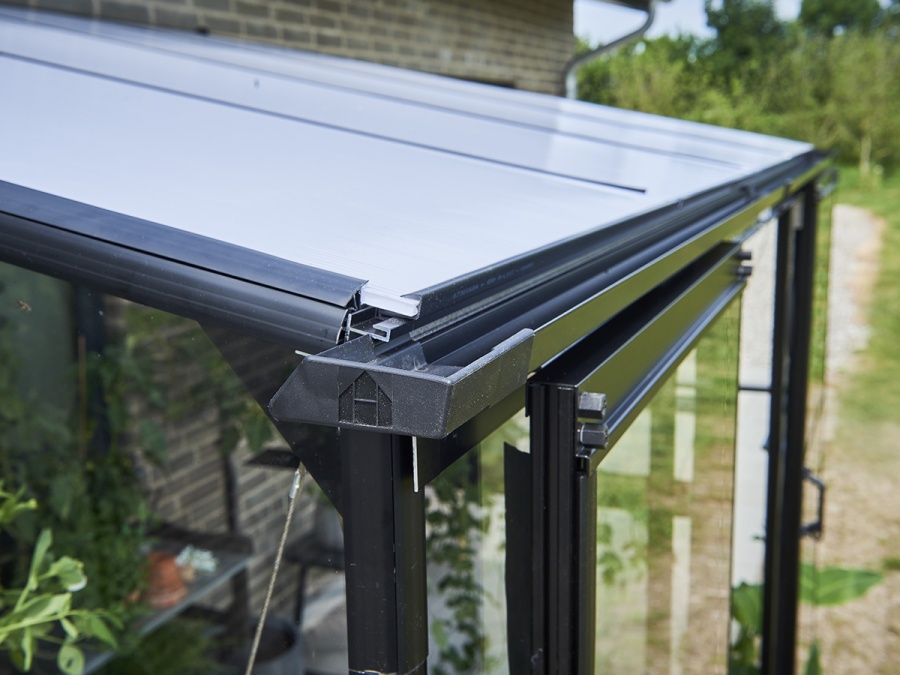 Skleník Halls Qube Lean-to