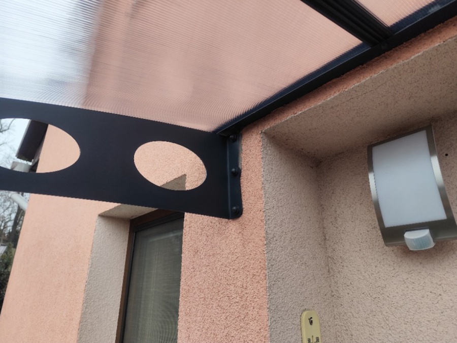 Pergolák, télikertek és előtetők telepítése