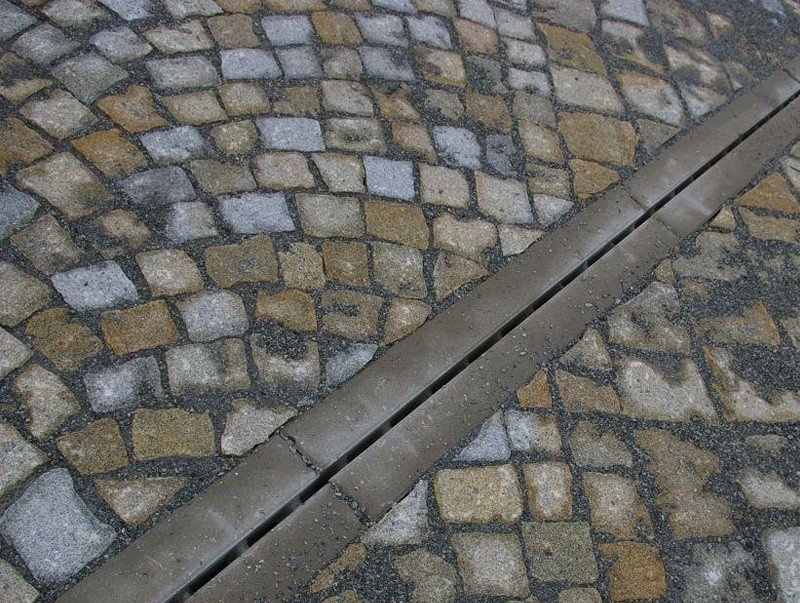 Betonový žlab štěrbinový Gutta D400