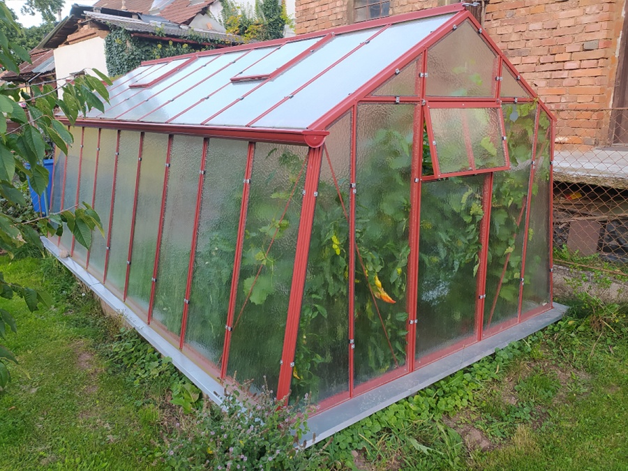 Üvegház összeszerelés