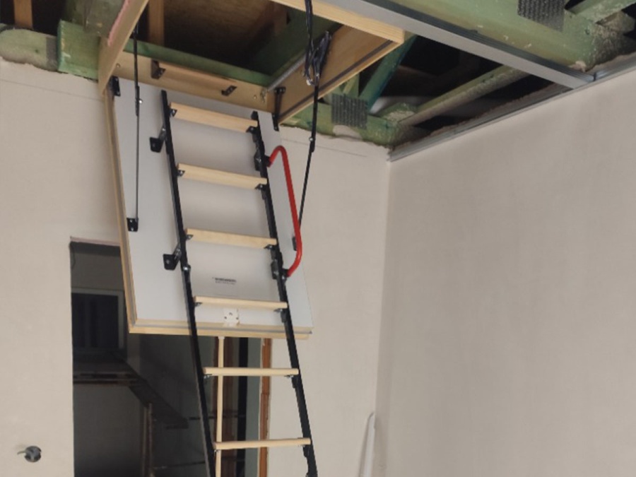 Padláslépcsők beépítése