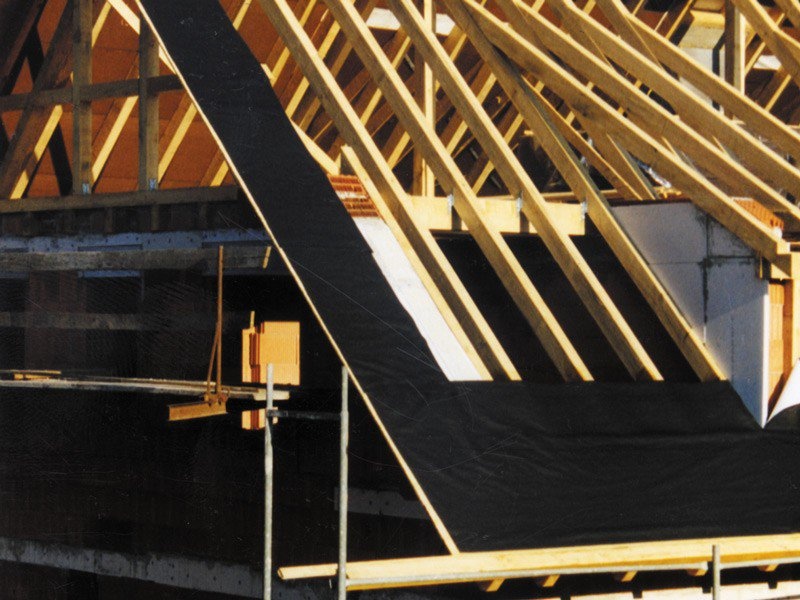 Kontaktná trojvrstvová difúzne otvorená fólia Gutta Guttafol DO 121 S