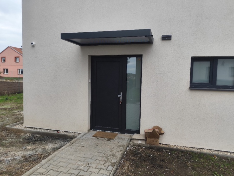 Montáže pergol, zimných záhrad a striešok