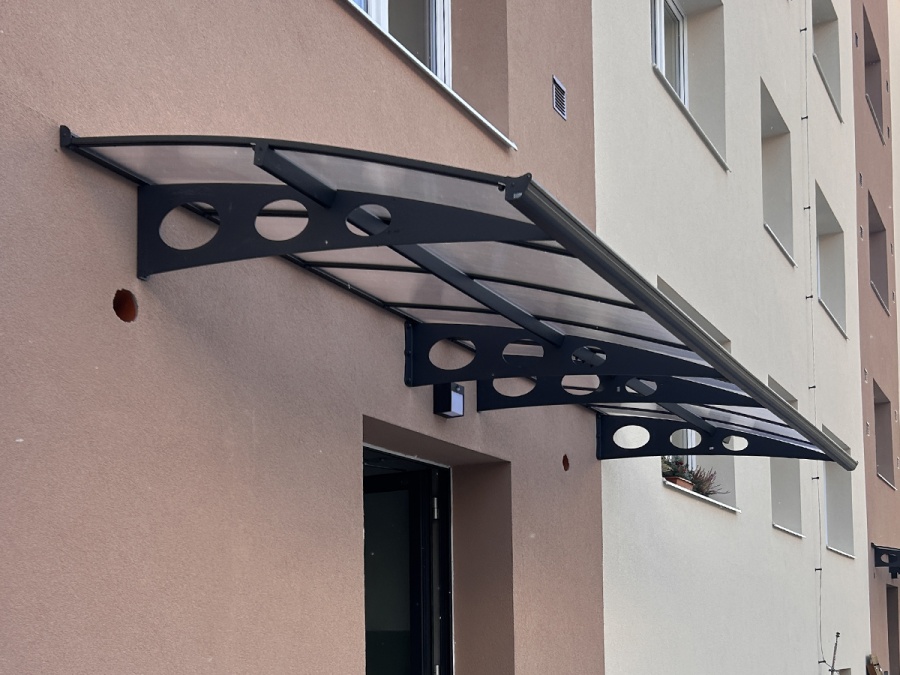 Pergolák, télikertek és előtetők telepítése