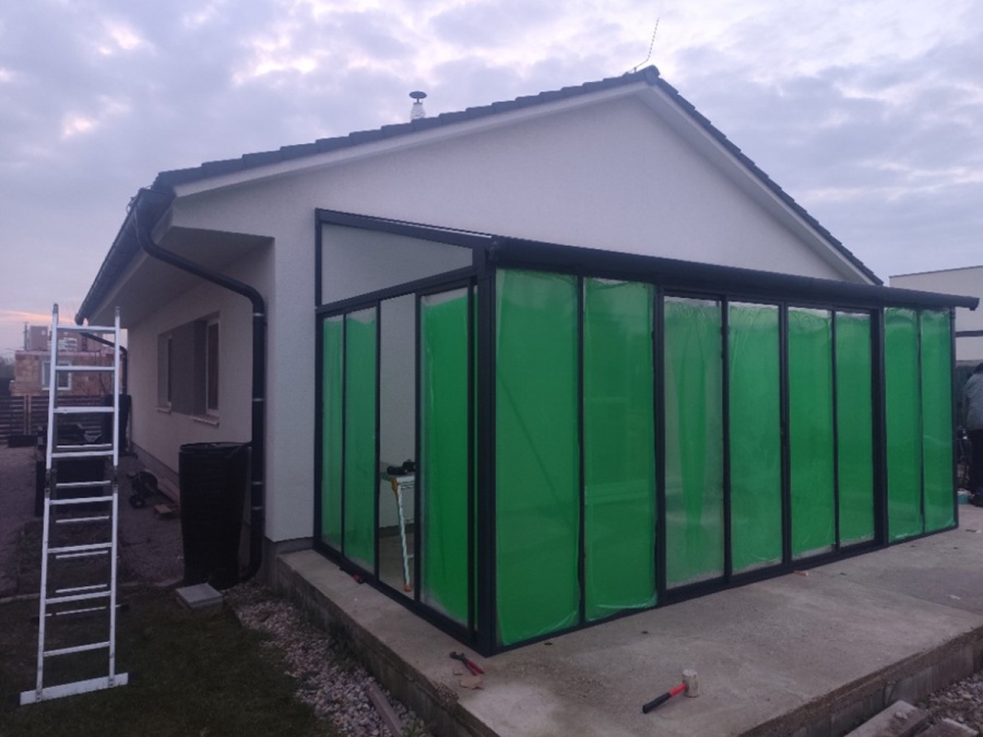 Pergolák, télikertek és előtetők telepítése