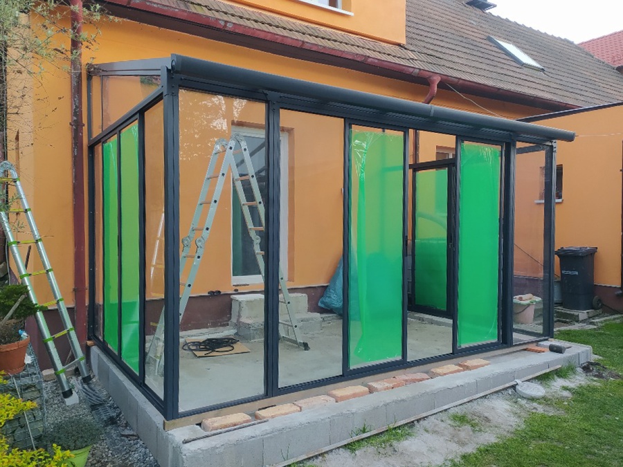 Montáže pergol, zimných záhrad a striešok