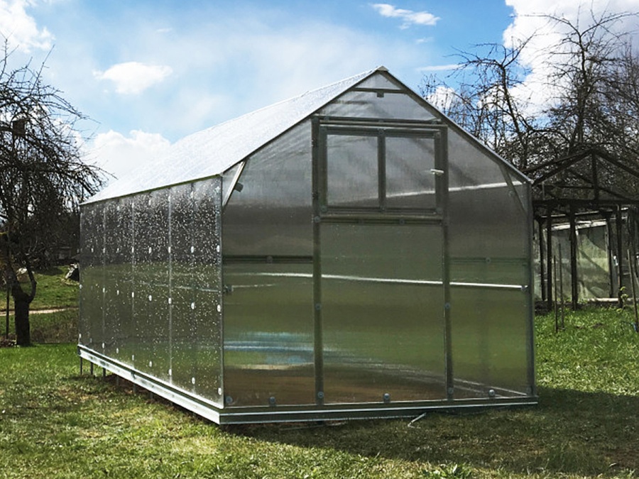 Zahradní skleník z polykarbonátu Gutta Gardentec H