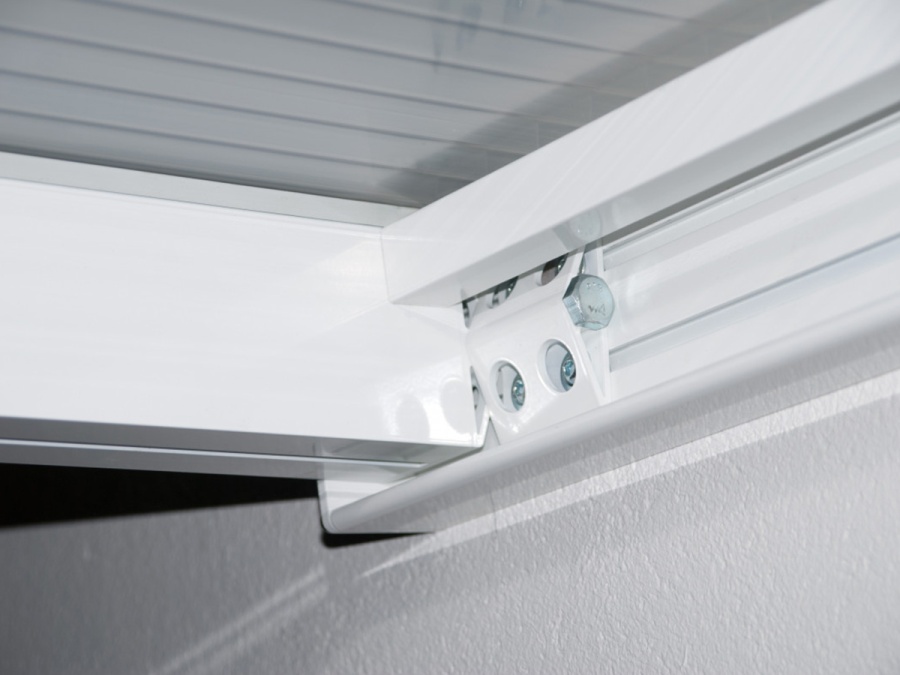 Hliníková pergola - číry/biela konštrukcia Gutta Terrassendach Premium