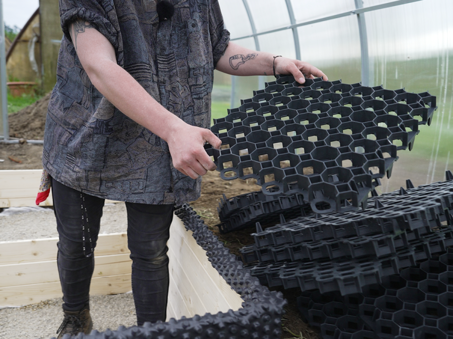 Krok za krokem: zapuštěná ulička