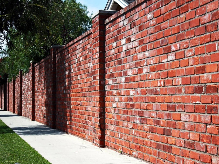 Jak vybrat plot - typy a jejich výhody a nevýhody