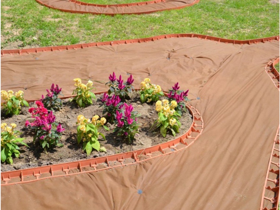 Kouzlo obrubníků aneb „rozděl a panuj“