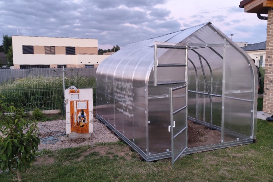 Üvegház összeszerelés