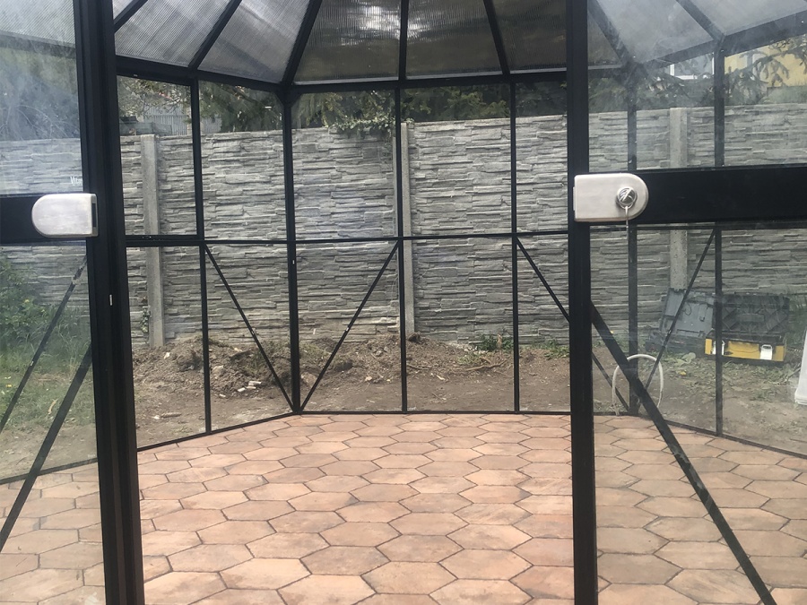 Pergolák, télikertek és előtetők telepítése