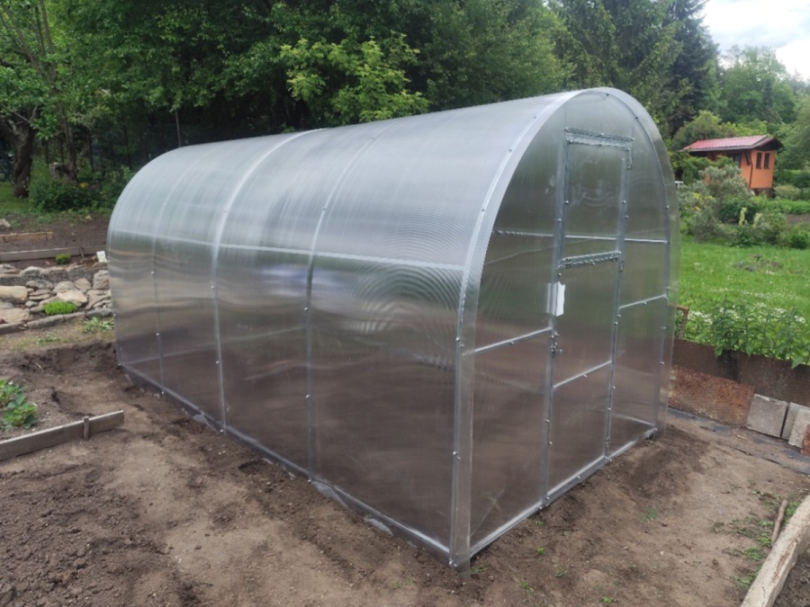 Üvegház összeszerelés