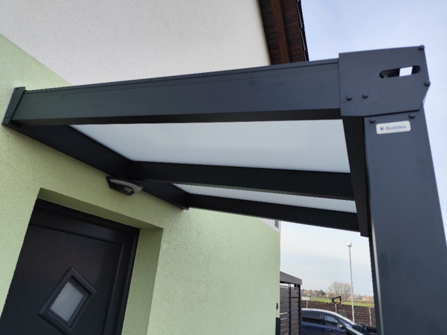 Pergolák, télikertek és előtetők telepítése