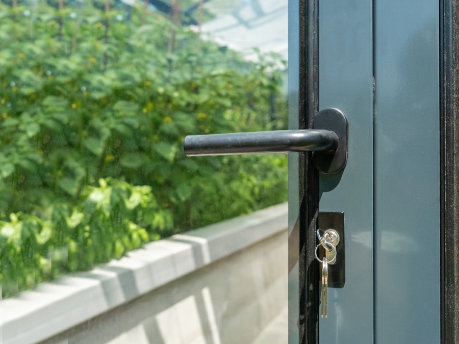 Klasický skleník na podezdívce Euro-Serre Maxi On-wall